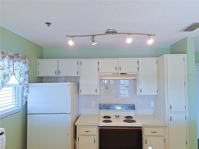 Building Photo - 5727 Biscayne Ct