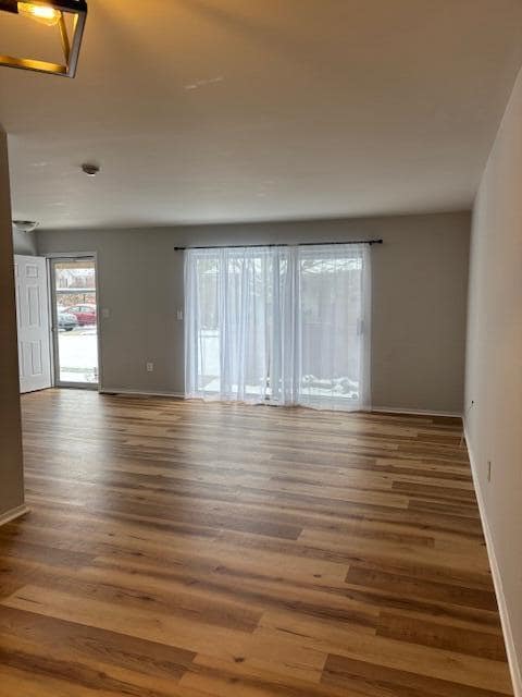 Building Photo - 41136 Northwind Dr