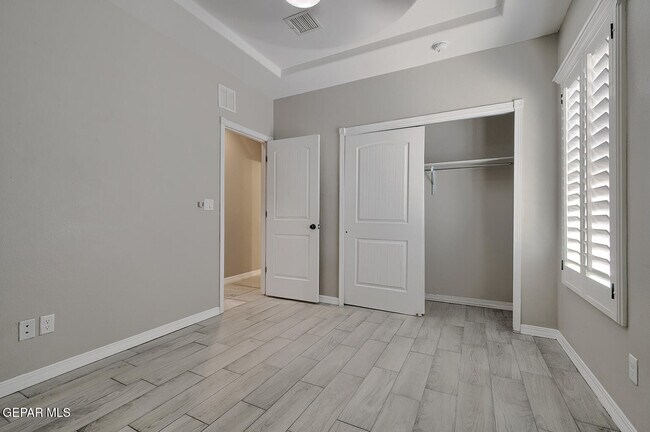 Building Photo - 14805 Holly Springs