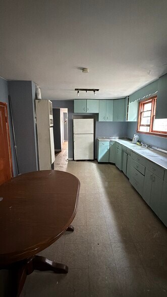 Building Photo - 2153 W 18th St