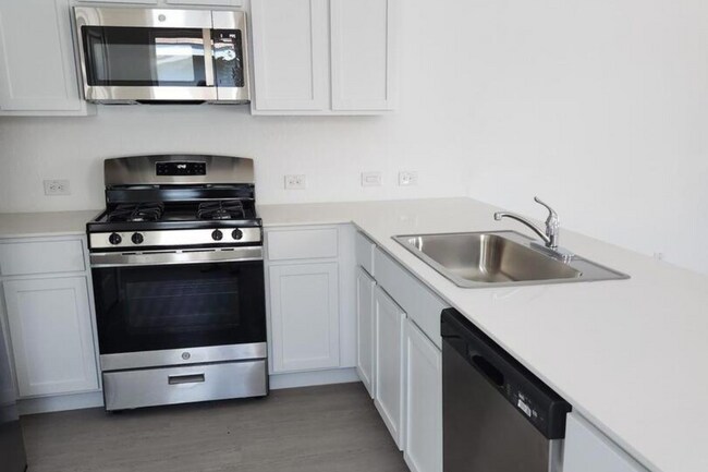 Building Photo - 7625 Aston Peak