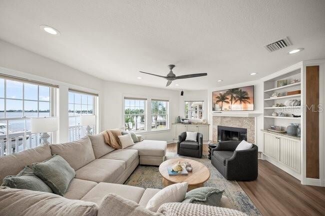 Building Photo - 527 56th St