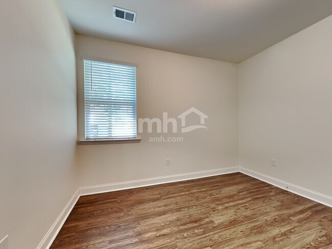 Building Photo - 219 Swan Drive
