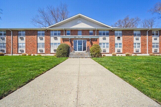 Building Photo - 1000 Knapps Hwy