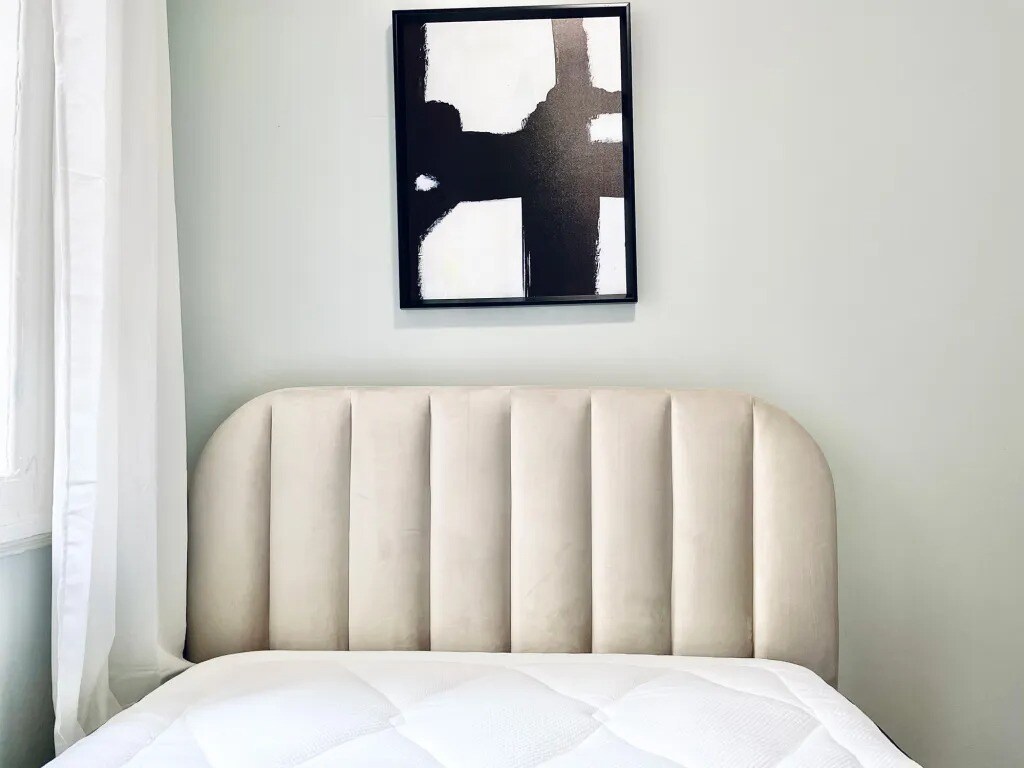 Building Photo - Furnished room/NOT APARTMENT