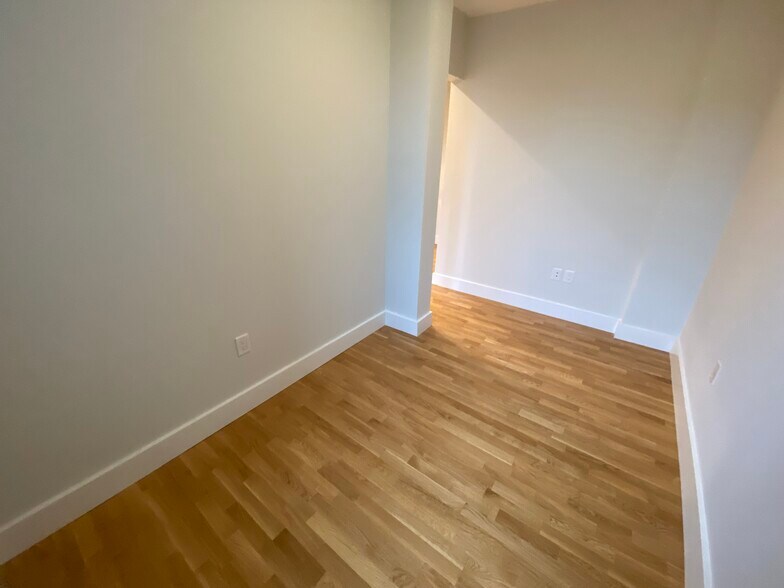 Building Photo - 140 Highland Ave