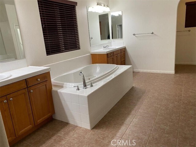 Building Photo - 7591 Stonegate Dr