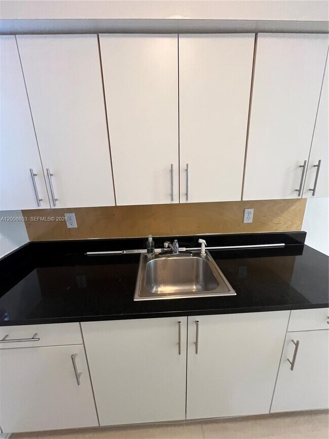 Building Photo - 8080 Tatum Waterway Dr