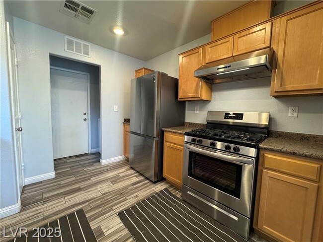 Building Photo - 9253 Valley Ranch Ave