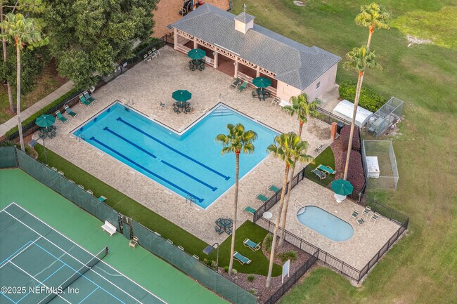 Building Photo - 6840 SW 80th Dr