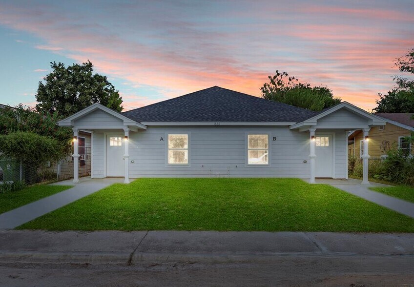 Building Photo - 835 E Taylor St