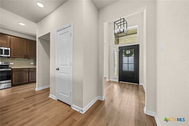 Building Photo - 1821 Holleman Dr