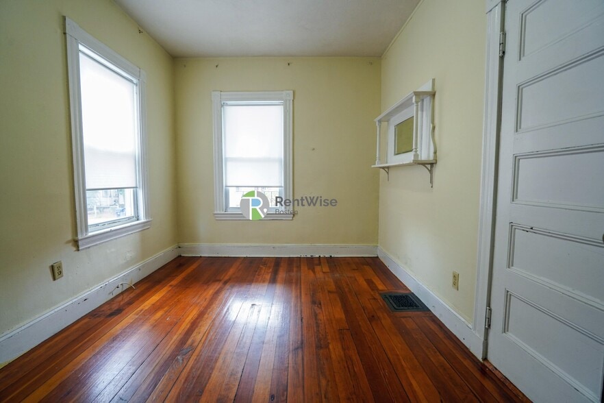 Building Photo - 88 Gardena St