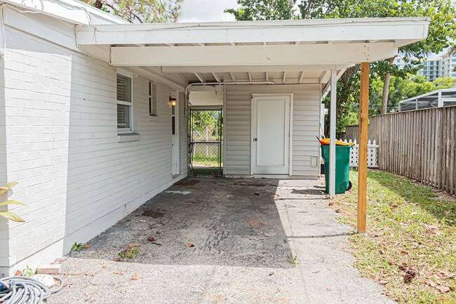 Building Photo - 2140 Harbor Ln