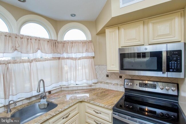 Building Photo - 1529 Margaret Ct