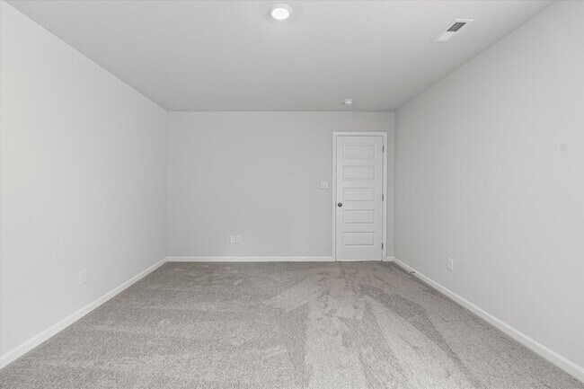 Building Photo - New 4BR Home in Whispering Woods – Spaciou...
