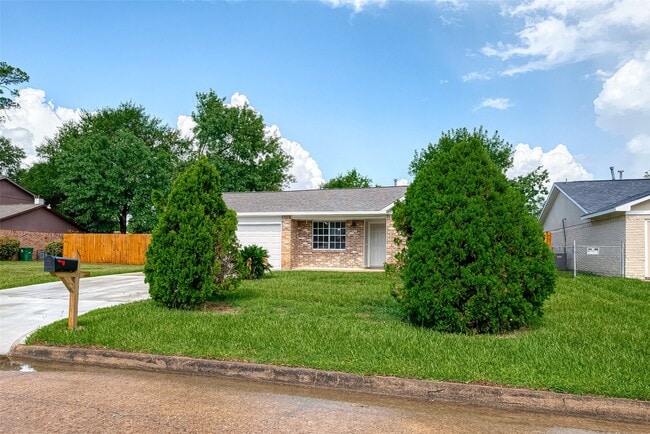 Building Photo - 8619 Valley Meadow Dr