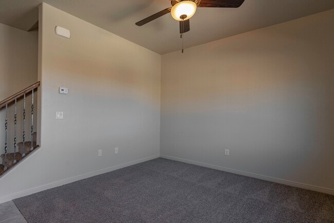 Building Photo - Townhome available in Millcreek Springs with a community pool!