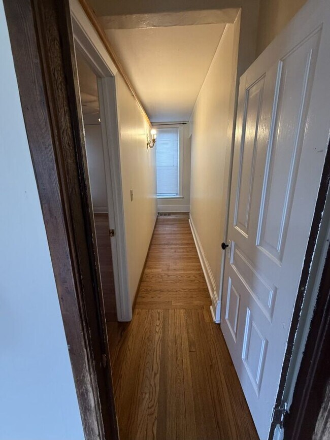 Building Photo - 1544 D St