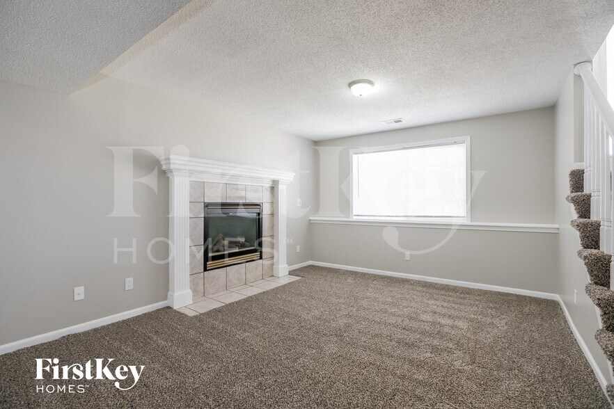 Building Photo - 16411 Slater Ave