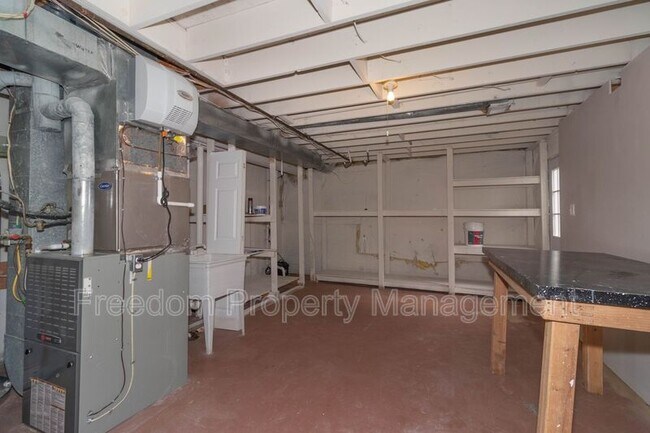 Building Photo - 80 Brookshire Dr
