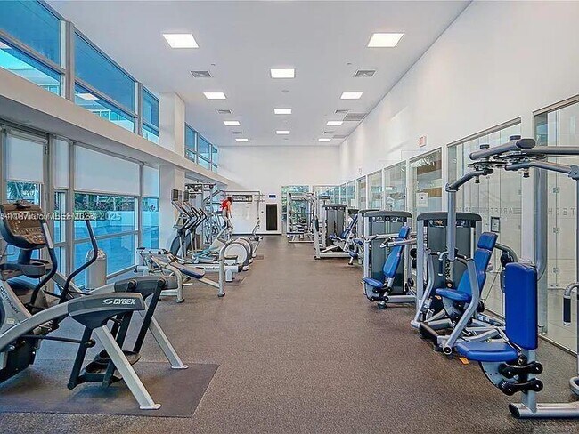 Building Photo - 2950 NE 188th St