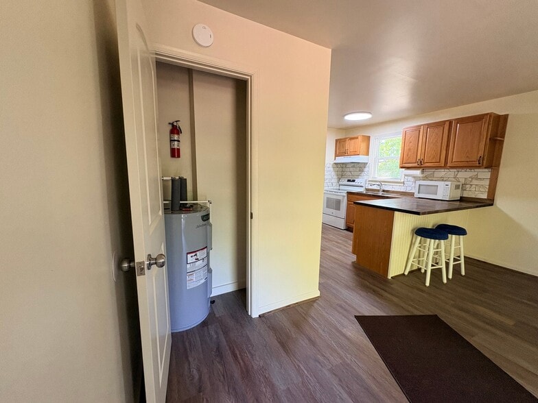 Building Photo - 6247 Jefferson Park Rd