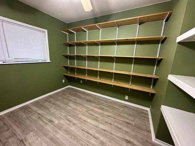 Building Photo - 606 Wilshire - 4/Bed 2/Bath