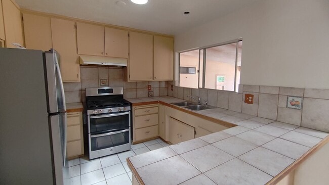 Building Photo - Newly Remodeled 4 Bed 3 Bath in Chula Vist...