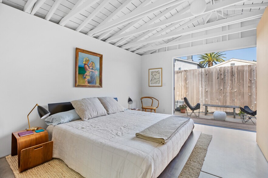 Bedroom - 925 Milwood Ave