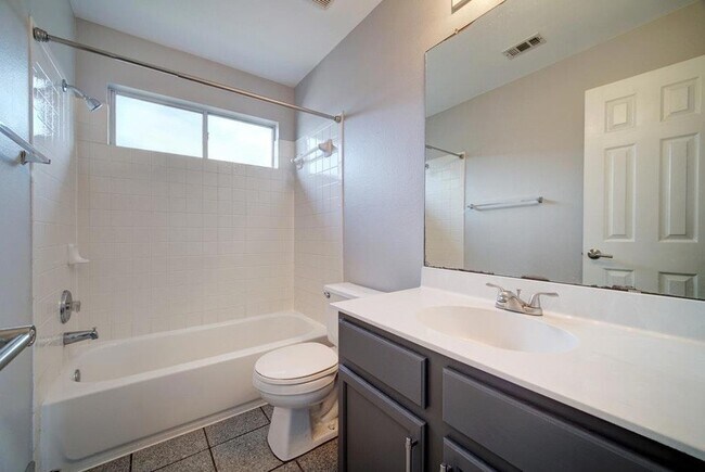Building Photo - 15004 Sassafras Trail