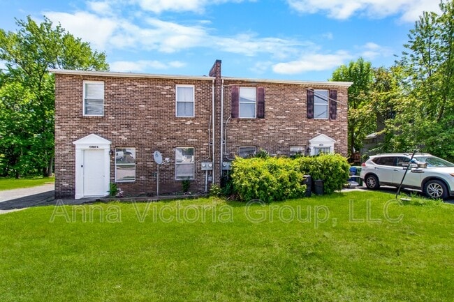 Building Photo - 5307 Valiquet Ave