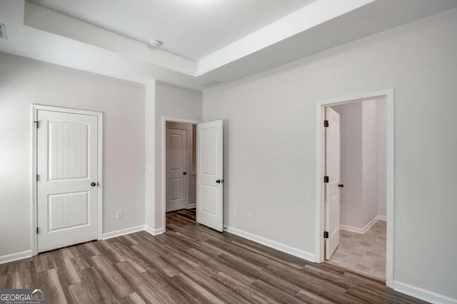 Building Photo - 544 Oakside Pl