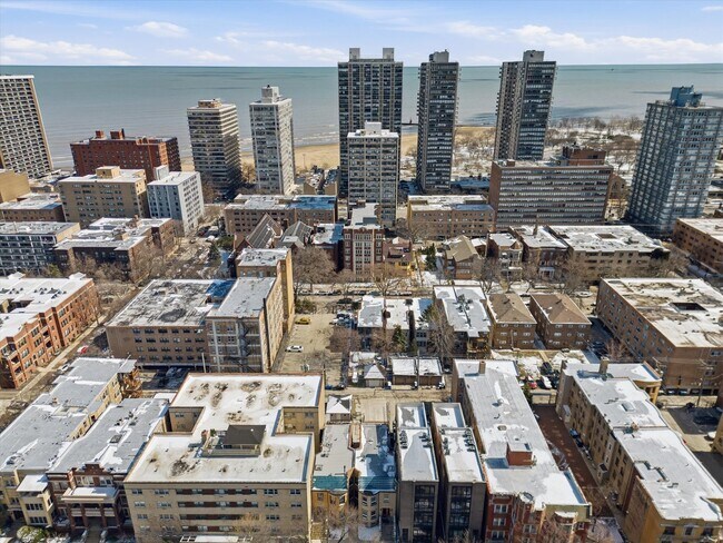 Building Photo - 5739 N Winthrop Ave