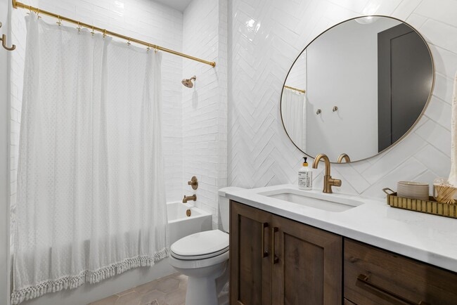 Building Photo - 7940 W Mirror Pond Dr