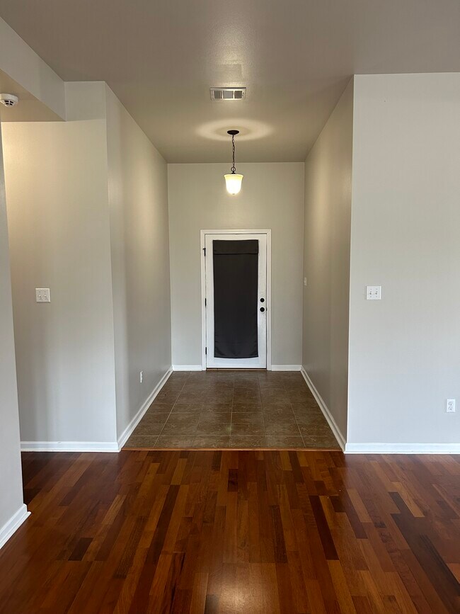 Foyer - 14215 Martinique Drive