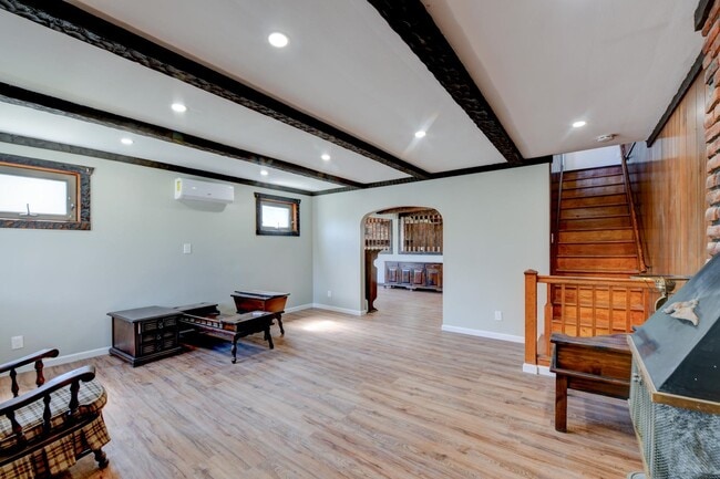 Building Photo - 815 3rd St