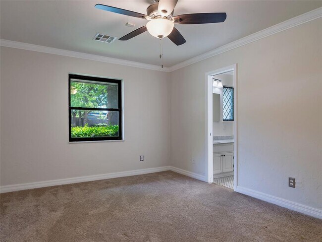 Building Photo - 3025 Pine Ridge Rd