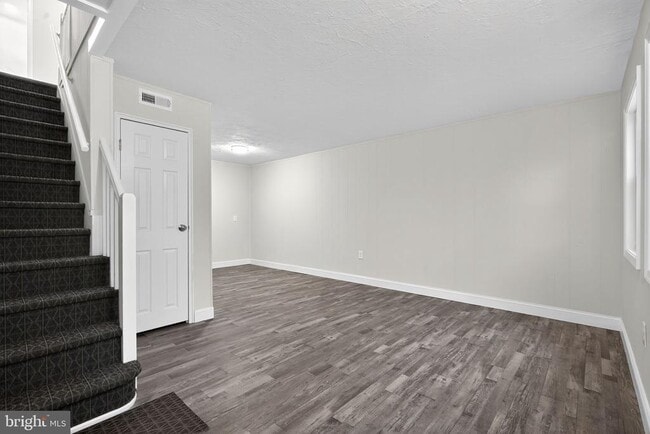 Building Photo - 5708 Mitchell Rd