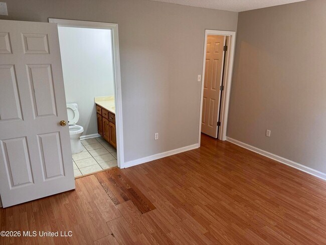 Building Photo - 5628 Kaitlyn Dr E
