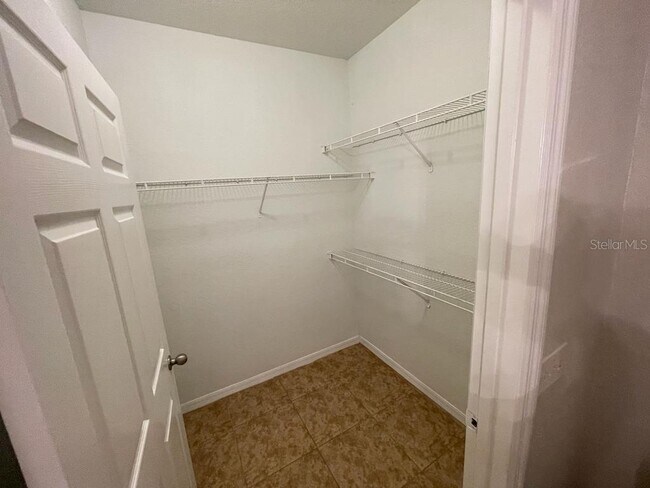 Building Photo - 6033 Westgate Dr