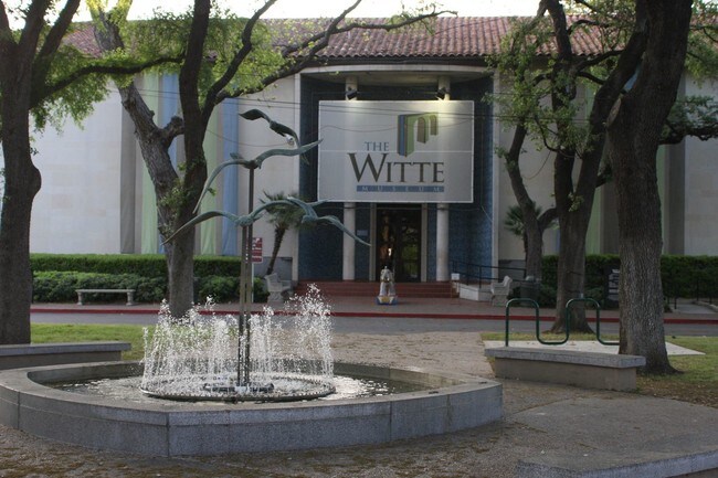 Building Photo - 119 Andrews