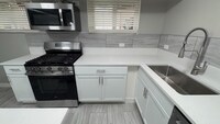 Building Photo - 1254 N Bosworth Ave