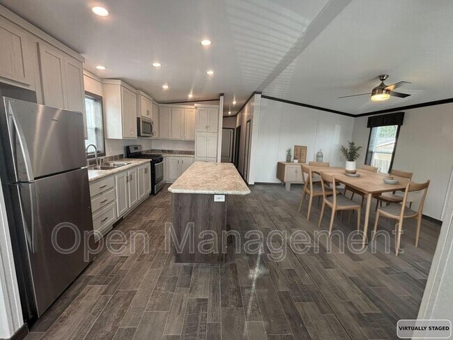 Building Photo - 725 S 12th St