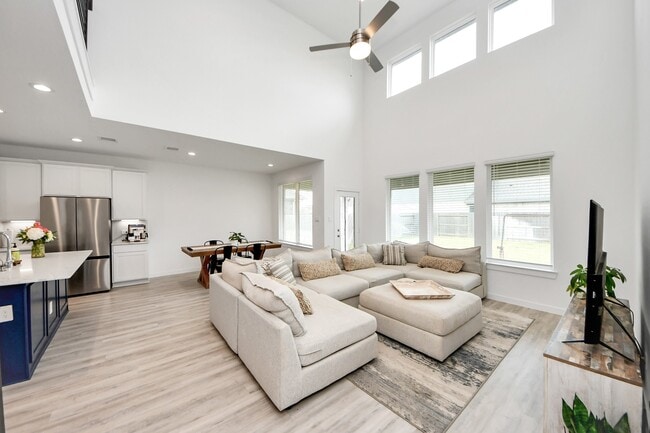 Building Photo - 1548 Dawn Hbr Dr