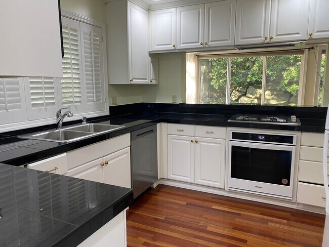 Building Photo - 7323 Old Redmond Rd