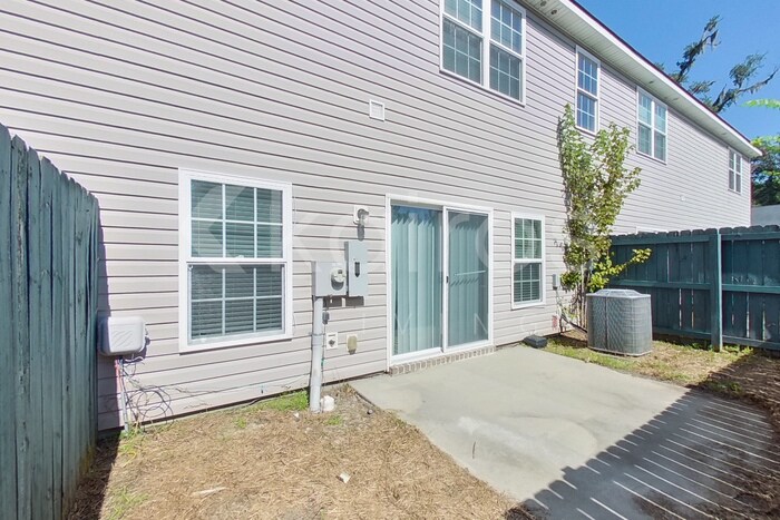 Building Photo - 106 Regis Way