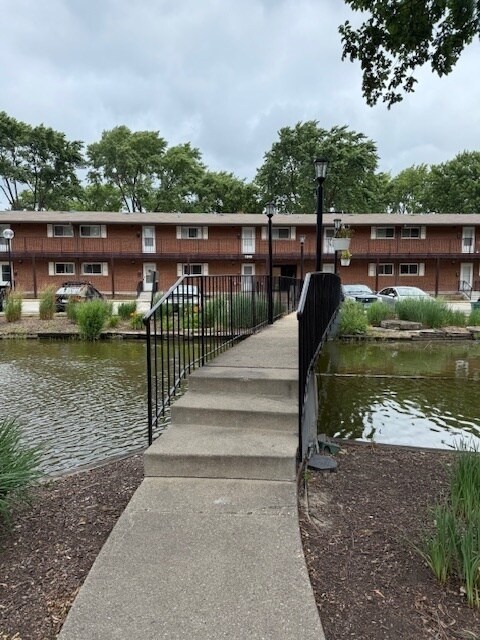 Building Photo - 1810 W Hatherleigh Ct