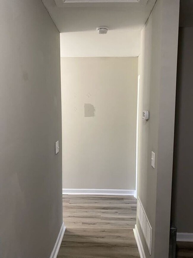 Building Photo - Beautiful Home FOR RENT