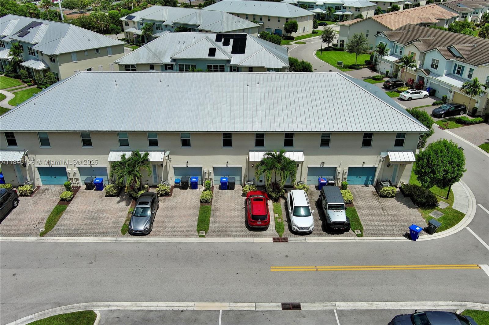 Building Photo - 5140 Eucalyptus Dr